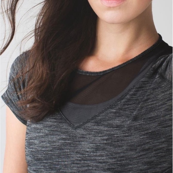LULULEMON Mesh With Me Short Sleeve T-Shirt - Heathered Black / Black - Picture 4 of 10